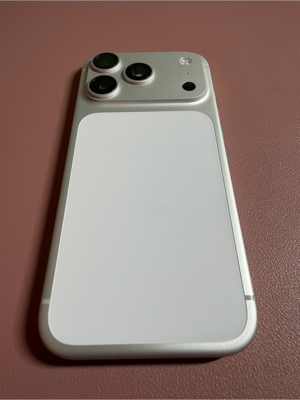 APPLE IPHONE 17 PRO 256GB UNLOCKED BUNDLE - EUC - Picture 6 of 7